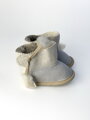 Moderne warme Krabbelschuhe für Babys Größe. ab 6-12 Monaten