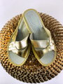 Offene Damen Hausschuhe Modell 45 mit Kreuzung gold