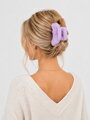 Flauschige violette Haarspange