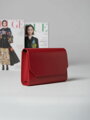 Luxuriöse Damen-Clutch in sattem Rot