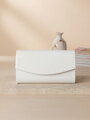 Moderne Clutch im Lack-Design