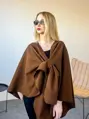 Asymmetrischer Poncho für Damen