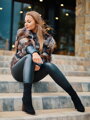 Luxuriöse kurze Lederjacke mit echtem Fuchspelz schwarz