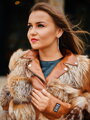 Luxuriöse kurze Lederjacke mit echtem Fuchspelz braun