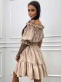 Cremefarbenes Damenkleid mit Gürtel