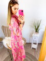 Damenkleid in Rosa mit Krawatte um den Hals