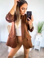 Schlichte braune elegante Jacke