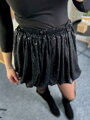 Luxusná flitrovaná čierna dámska sukňa