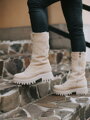 Zeitlose Damenstiefel aus echtem Leder B-02 creme
