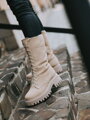 Zeitlose Damenstiefel aus echtem Leder B-02 creme