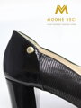 Schwarze Pumps aus echtem Leder 1545-395 / 527