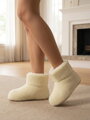 Warme Pantoffeln Modell 25 aus Schafwolle weiß