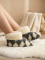 Wunderbare Hausschuhe aus Schafwolle, kuschelig warm, Modell 103 Schachbrettmuster