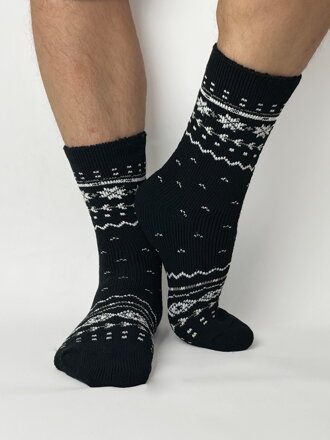 Čierne zimné ponožky s nórskym vzorom Čierne zimné ponožky s nórskym vzorom