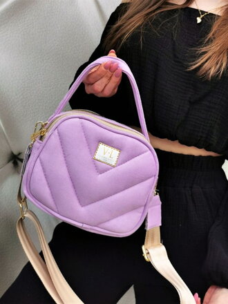 Prešívaná kabelka v lila fialovej farbe