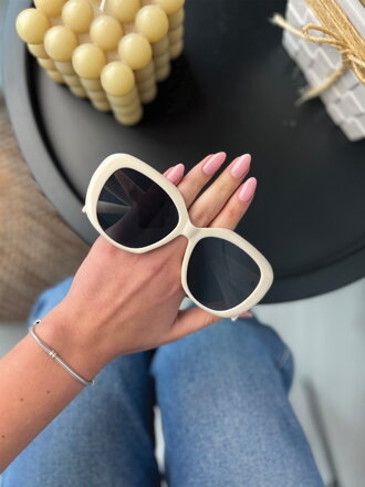 Damen Sonnenbrille in Cremefarbe mit UV400