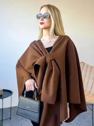Asymmetrischer Poncho für Damen