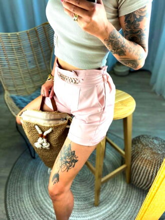 Elegante Damenshorts mit Kette MFY rosa