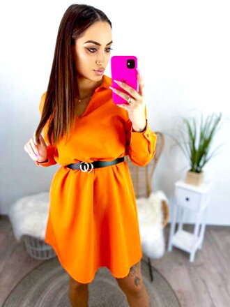Damenkleid in oranger Farbe mit Gürtel