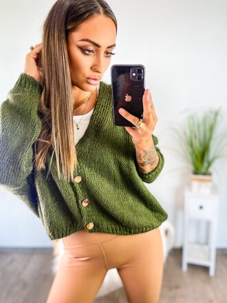 Grüner Damenstrickpullover mit Knöpfen