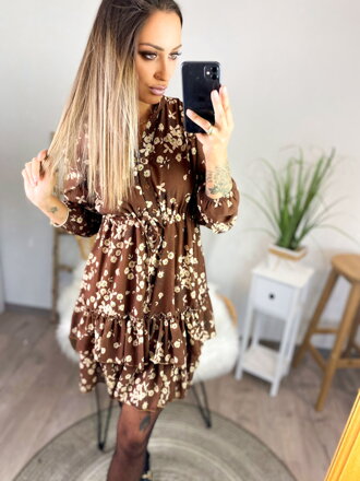 Romantisches Damenkleid in brauner Farbe