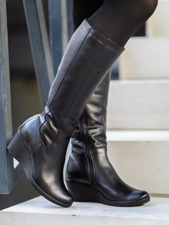 Damen Lederstiefel mit Plattformabsatz IGA schwarz glatt
