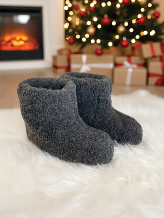 Wunderbar warme Hausschuhe aus Schafwolle, Modell 26, grau