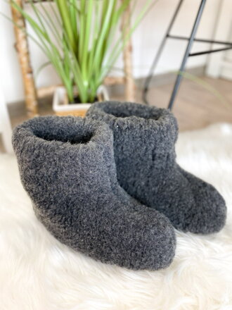 Úžasné papuče z ovčej vlny:)) teplučké:)) model 26 sivé