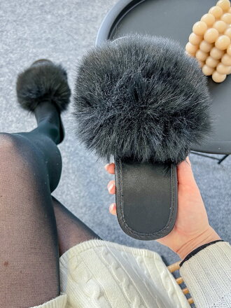 Offene Damen Hausschuhe Modell mit Pelz schwarz