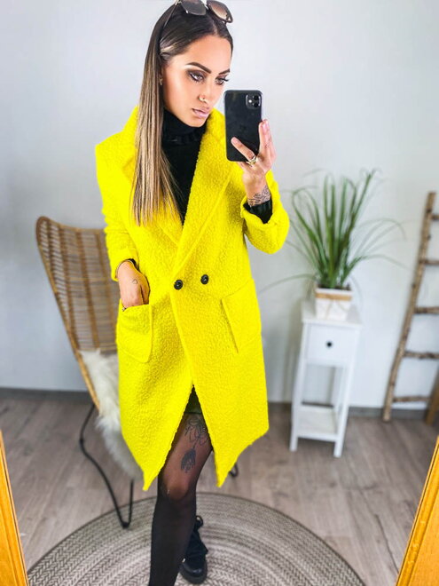 Luxusný žiarivý kabát v žltej farbe 