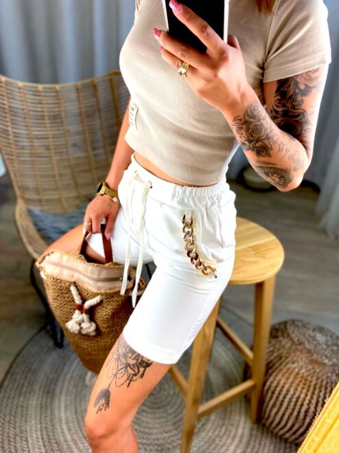 Damen Shorts mit Kette MFY weiß