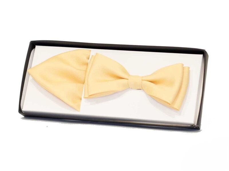 Herren Fliege mit Einstecktuch Modell 46 creme Herren Fliege mit Einstecktuch Modell 46 creme