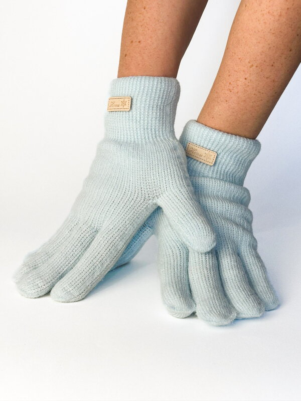 Gestrickte Damenhandschuhe in schönem Babyblau