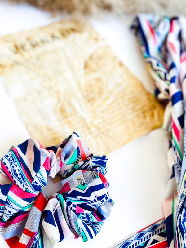 VSB Scrunchie farbiges Haargummi mit Muster VSB Scrunchie farbiges Haargummi mit Muster