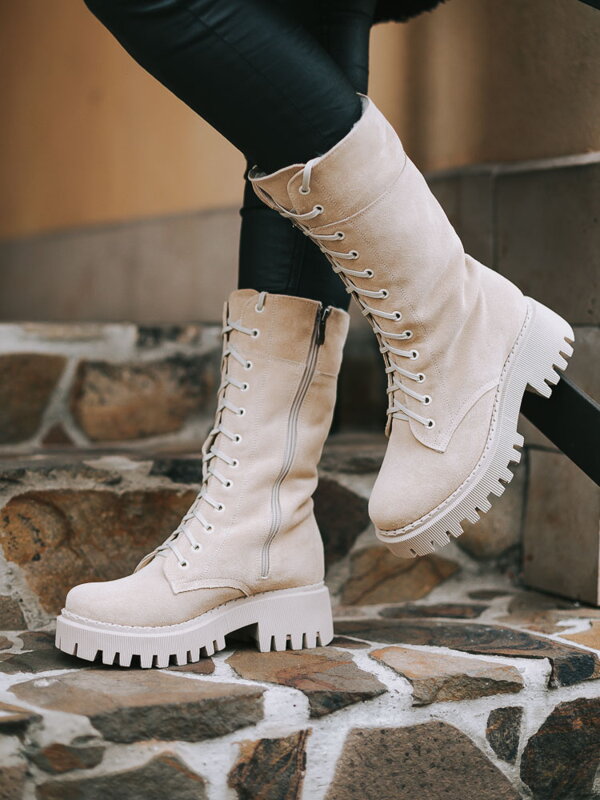 Zeitlose Damenstiefel aus echtem Leder B-02 creme Zeitlose Damenstiefel aus echtem Leder B-02 creme